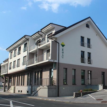 Hotel Oskar Hrib-Loski Potok Экстерьер фото